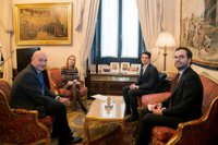 El sector biotecnológico se reúne con la presidenta del Congreso