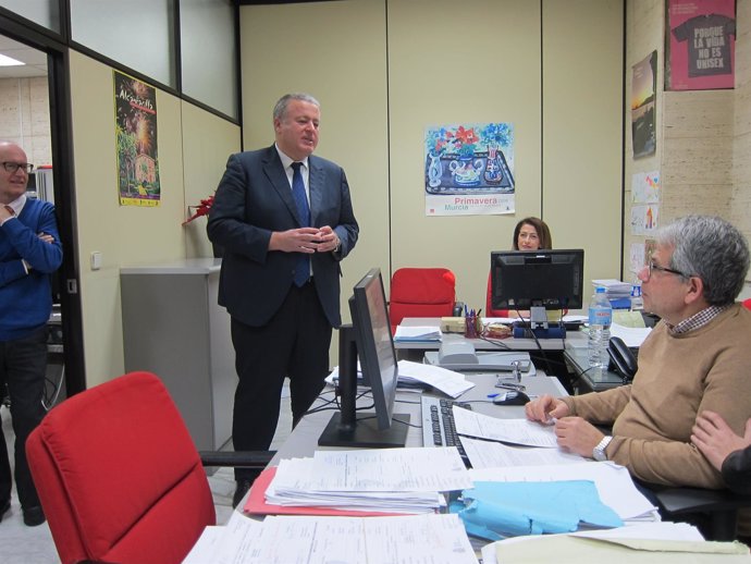 Francisco Bernabé, visita las oficinas del FOGASA en Murcia