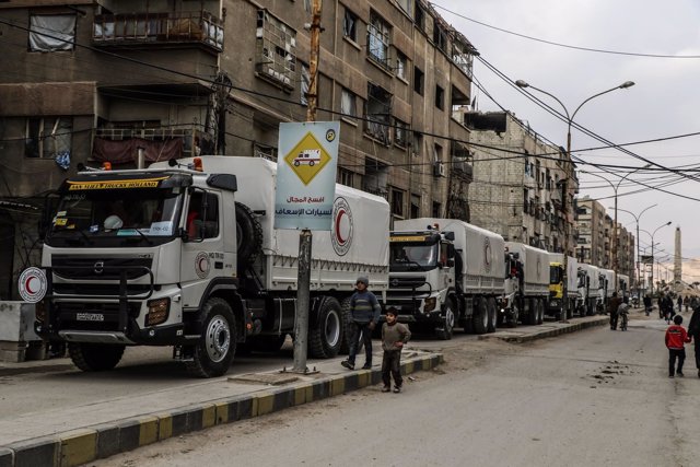 Convoy humanitario con ayuda en Nashabié, en Ghuta Oriental