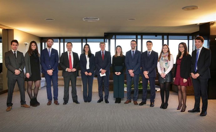 Gonzalo Gortázar se reúne con nuevos empleados de CaixaBank