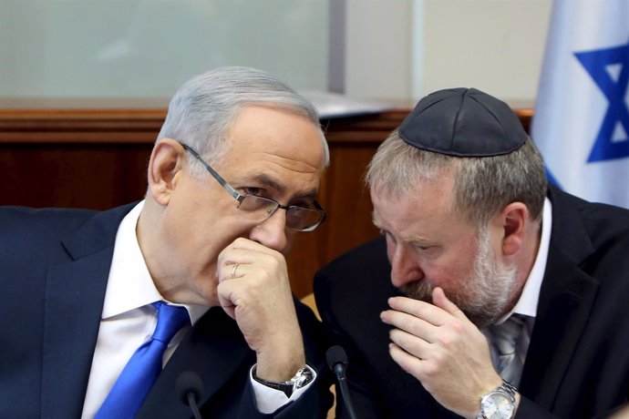 Benjamin Netanyahu y Avichai Mandelblit