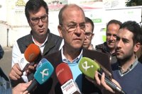 Monago insta a Vara a buscar soluciones al regadío de Tierra de Barros, ya que "no pueden ser rehenes los agricultores" 