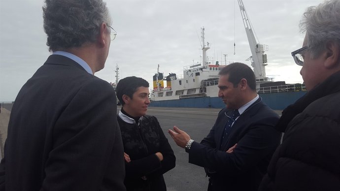 1 Nota Y 1 Foto Junta (Directora Puertos Andalucía Visita Puerto Huelva)
