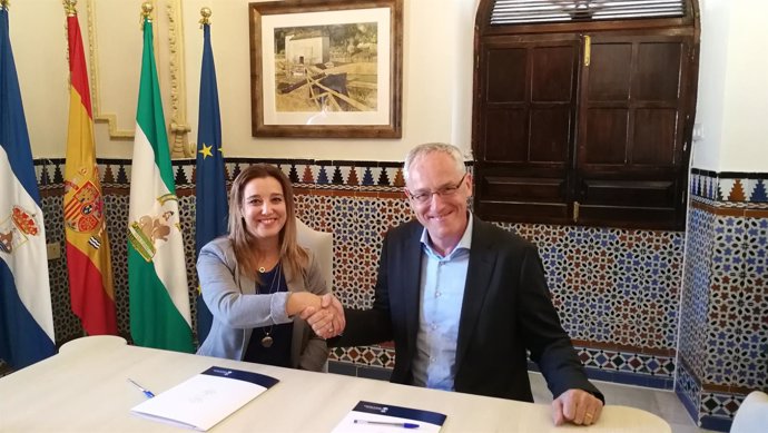 Alcaldesa de Alcalá de Guadaíra aprueba licencia a una empresa