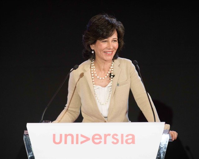 Ana Botín, persidenta del Santander y de Universia