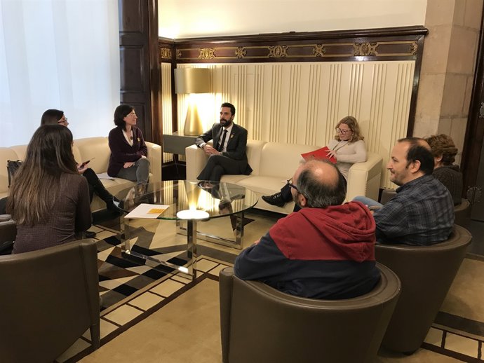El pte.R.Torrent es reuneix amb representants de Somescola