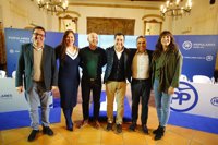 Juanma Moreno (PP-A) defiende al PP como "la columna vertebral de la unidad de España" y "un partido de garantías"