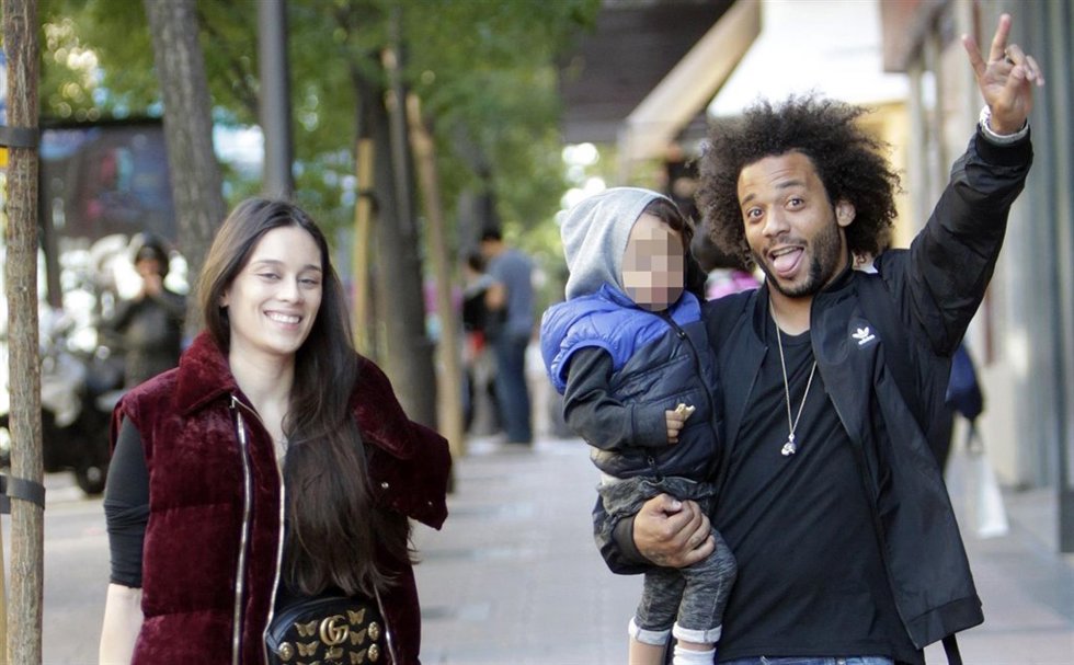 MARCELO CON SU HIJO LIAM Y SU MUJER CLARISSE