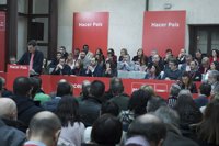 El PSOE aprueba por unanimidad sus nuevas normas internas, que refuerzan al equipo de Sánchez y al militante