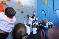 El Ayuntamiento de Marbella inaugura el rocódromo María Maestro en el polideportivo Paco Cantos