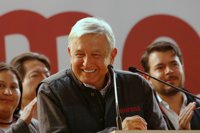 López Obrador es ratificado como candidato presidencial de Morena con promesas contra la corrupción