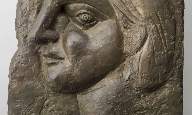 'Cabeza De Mujer, De Perfil'