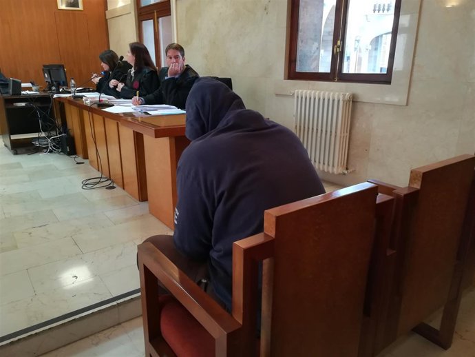 Juicio Por Abusos En La Audiencia