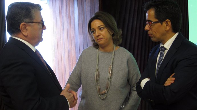 Isabel Ambrosio con Manuel Ortigosa y Fernando Rodríguez del Estal       