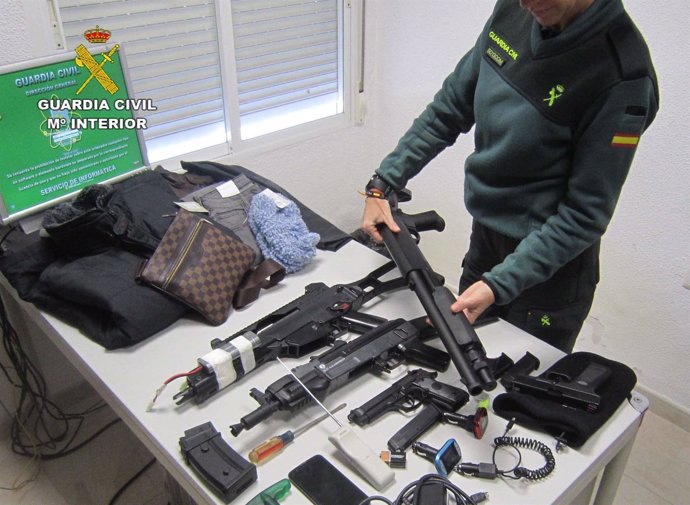 Remitiendo Np Opc Huelva "La Guardia Civil Ha Detenido A Cuatro Personas Que Rob