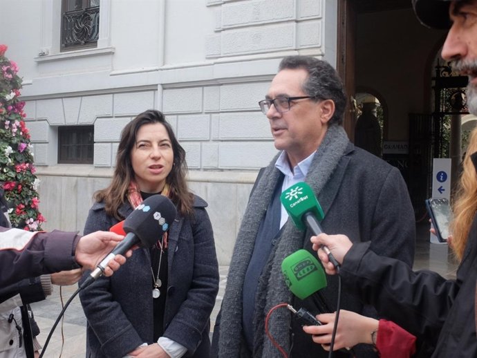 Vamos Granada atiende a los medios