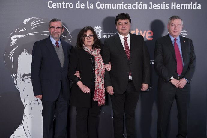 Firma del convenio Centro de Comunicación Jesús Hermida y RTVE