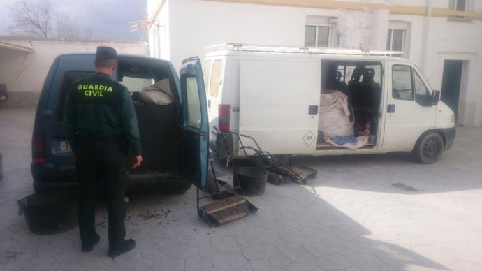 Guardia Civil en operación contra el robo de aceituna en Granada
