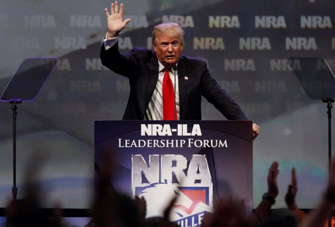El candidato presidencial estadounidense Donald Trump en un acto de la NRA
