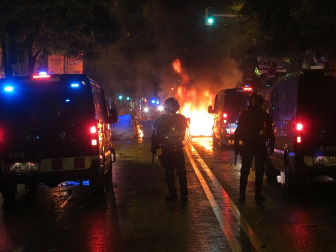 Tercer dia de disturbis després del desallotjament de Can Vies