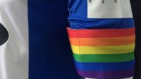 El brazalete de capitán del Leganés, de color arcoíris frente al Real Madrid contra la LGTBfobia en el deporte