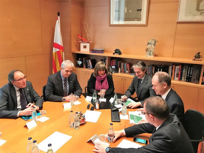 Ministre Íñigo de la Serna, Juan Bravo (pres. Adif), alcaldessa Núria Marín