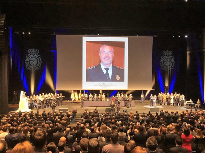 Barcelona celebra el 194 aniversario del Cuerpo Nacional de Policía
