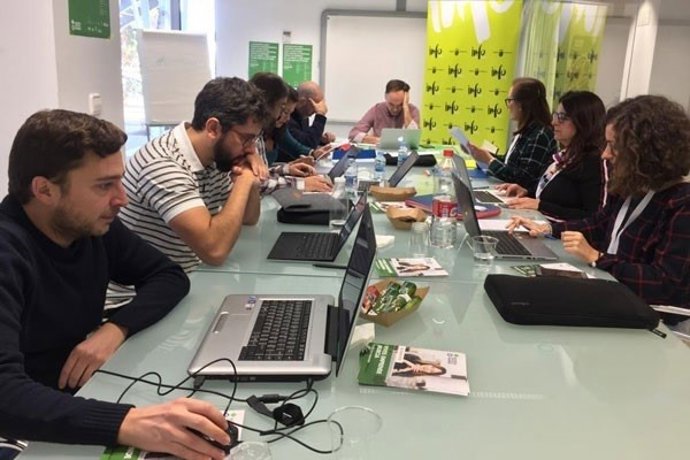 Jóvenes emprendedores taller acción contra el hambre emprendimiento