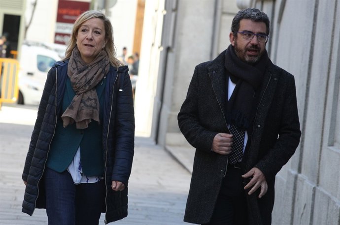 Neus Lloveras arriba a declarar en el Suprem pel procés