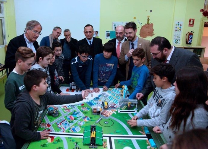 Presentación del Torneo Lego en un colegio de Granada