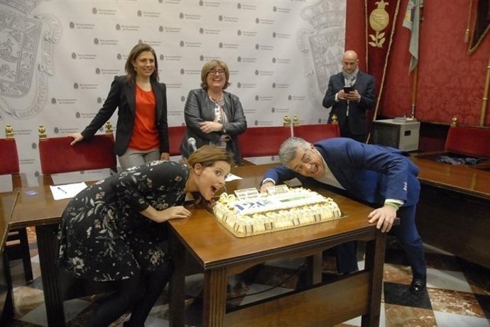 Presentación de la tarta de piononos más grande del mundo