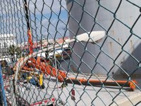 Cae una grúa de grandes dimensiones en el Puerto de Las Palmas y trabajan en el rescate del maquinista