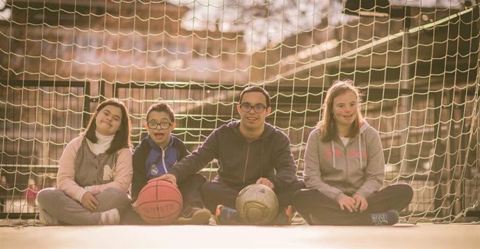 Los mediadores de Liberty Seguros donan 7.100 euros de sus regalos de Navidad a 