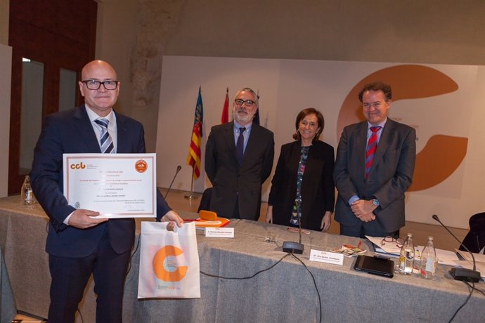 Entrega del Sello del Consejo de Cooperación Bibliotecaria al IES Maria de Molin