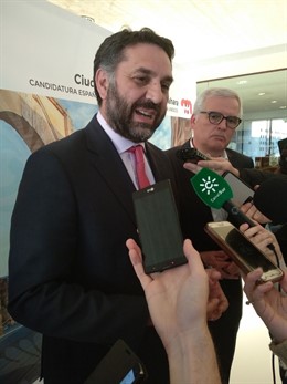 El consejero de Turismo y Deporte de la Junta, Francisco Javier Fernández