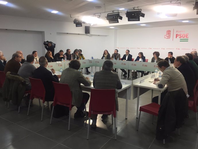 Reunión del PSOE con representantes del sector turístico. 