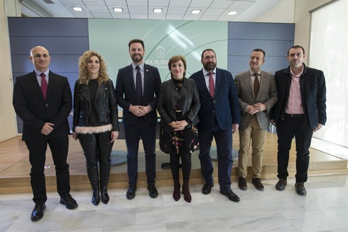 Delegados de la Junta en Granada presentan a los galardonados por el 28-F 