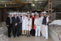 Cifuentes lanza un plan de inversiones de más de 1.000 millones de euros para mejorar los hospitales públicos