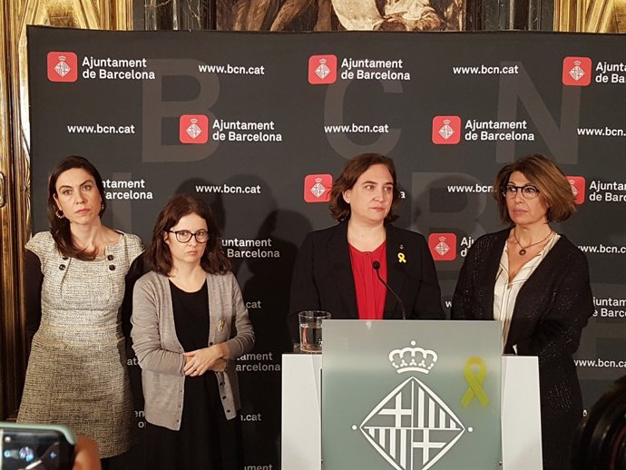  Ada Colau, Laura Masvidal, Txell Bonet i Susanna Barrera