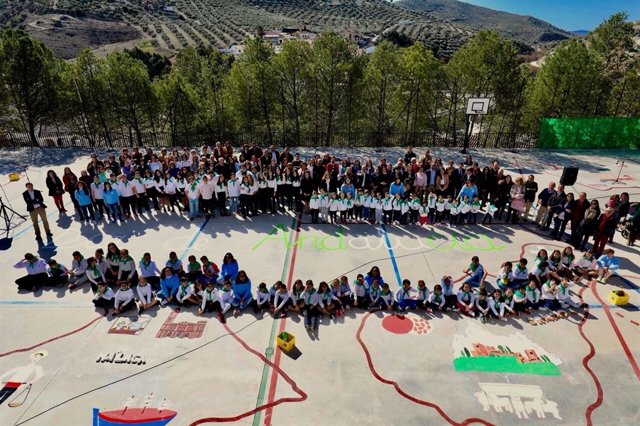 Celebración del Día de Andalucía en el colegio San Miguel, de Noguerones.