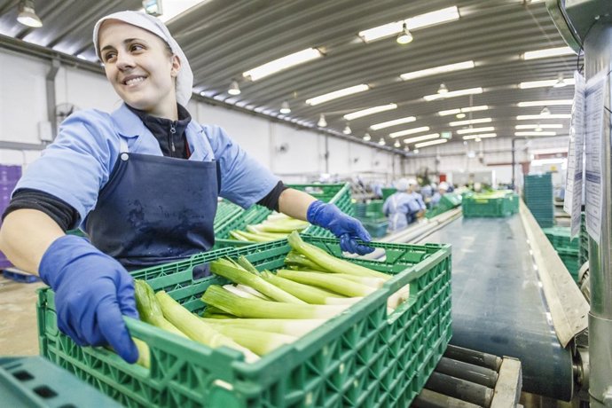 Trabajadora de la Finca Las Lomas en Vejer