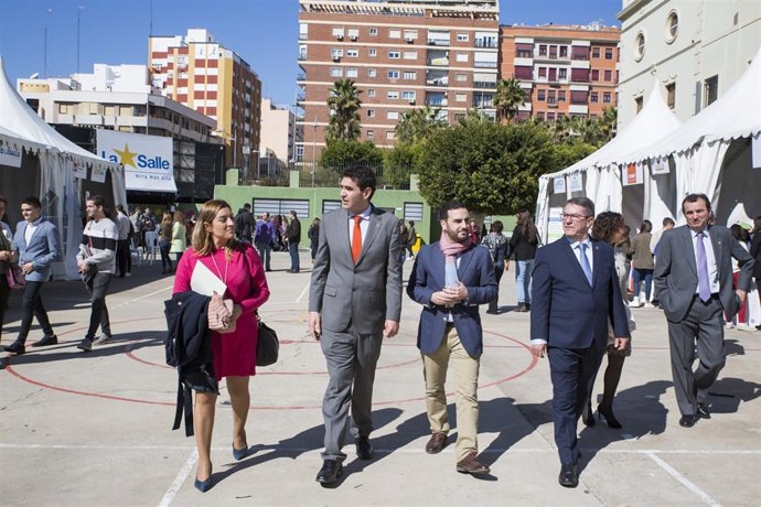 La segunda Feria 'Aula Empresa' de La Salle se ha inaugurado este miércoles.