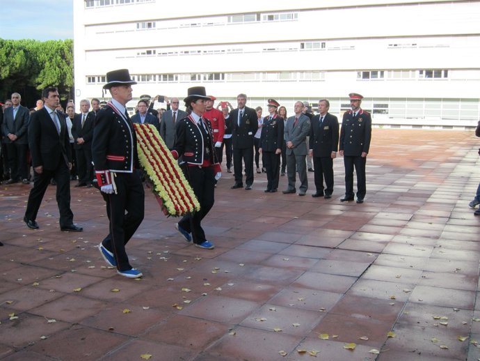 Homenatge floral a l'ISPC amb Pere Soler i Josep Lluís Trapero