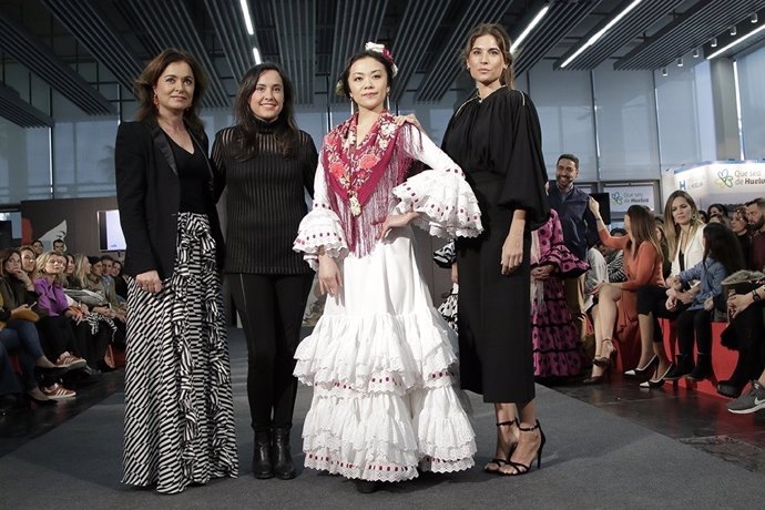 Lourdes Montes y Rocío Terry confeccionan un traje de flamenca de hilo reciclado