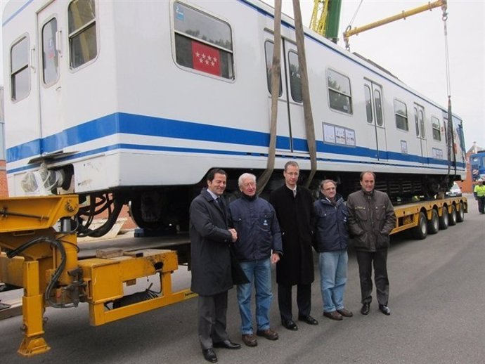 Imagen de uno de los trenes del modelo 5000 vendidos a suburbano de Buenos Aires