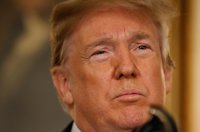 Trump sugiere la posibilidad de armar a los profesores para intentar evitar matanzas en las escuelas de EEUU