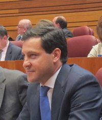 De la Hoz pide a Tudanca que clarifique si en las térmicas se alinea con el PSOE de Asturias y Aragón o con el de Madrid