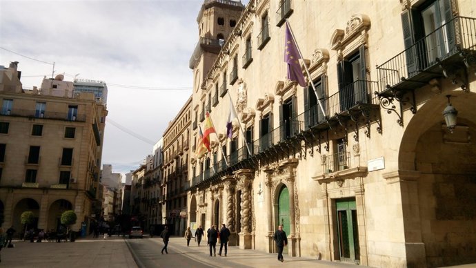 Fachada del Ayuntamiento de Alicante