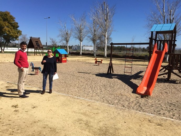 Obras en parque infantil de San Isidro del Guadalete