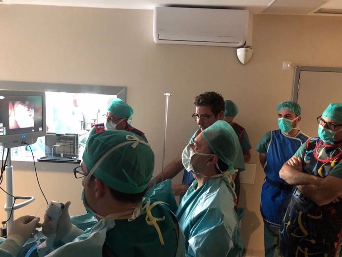 Especialistas en Urología se forman en el Hospital del Campus de la Salud